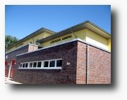 Flachdacharbeiten, Entwässerung und Verkleidung Dachüberstand